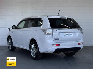 2014 Mitsubishi OUTLANDER - Thumbnail