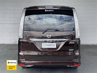 2015 Nissan Serena - Thumbnail