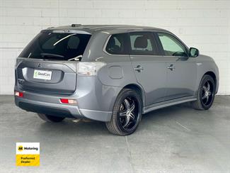 2014 Mitsubishi OUTLANDER - Thumbnail