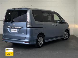 2013 Nissan Serena - Thumbnail