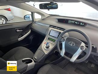 2015 Toyota PRIUS - Thumbnail