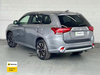 2016 Mitsubishi OUTLANDER - Thumbnail